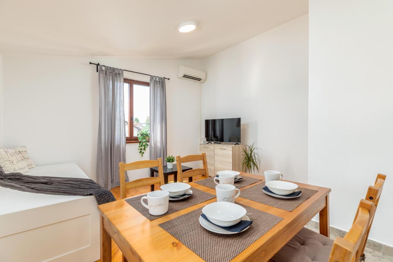 Apartment Tesic Close To The Sea With Shared 4Xbicycles ฟาชานา ภายนอก รูปภาพ