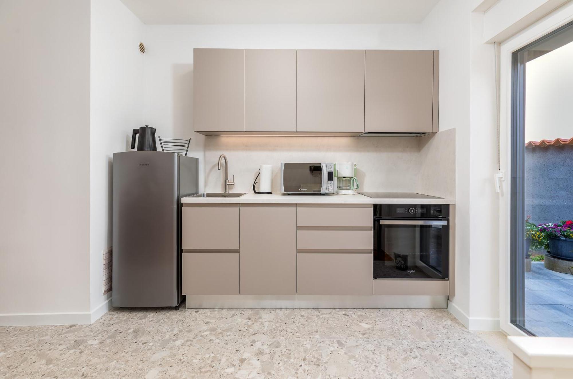 Apartment Tesic Close To The Sea With Shared 4Xbicycles ฟาชานา ภายนอก รูปภาพ